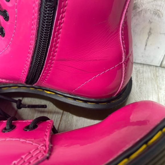 ‼️SOLD‼️Girls Dr. Martens Delaney hot pink boots girls size 2 - Picture 9 of 13
